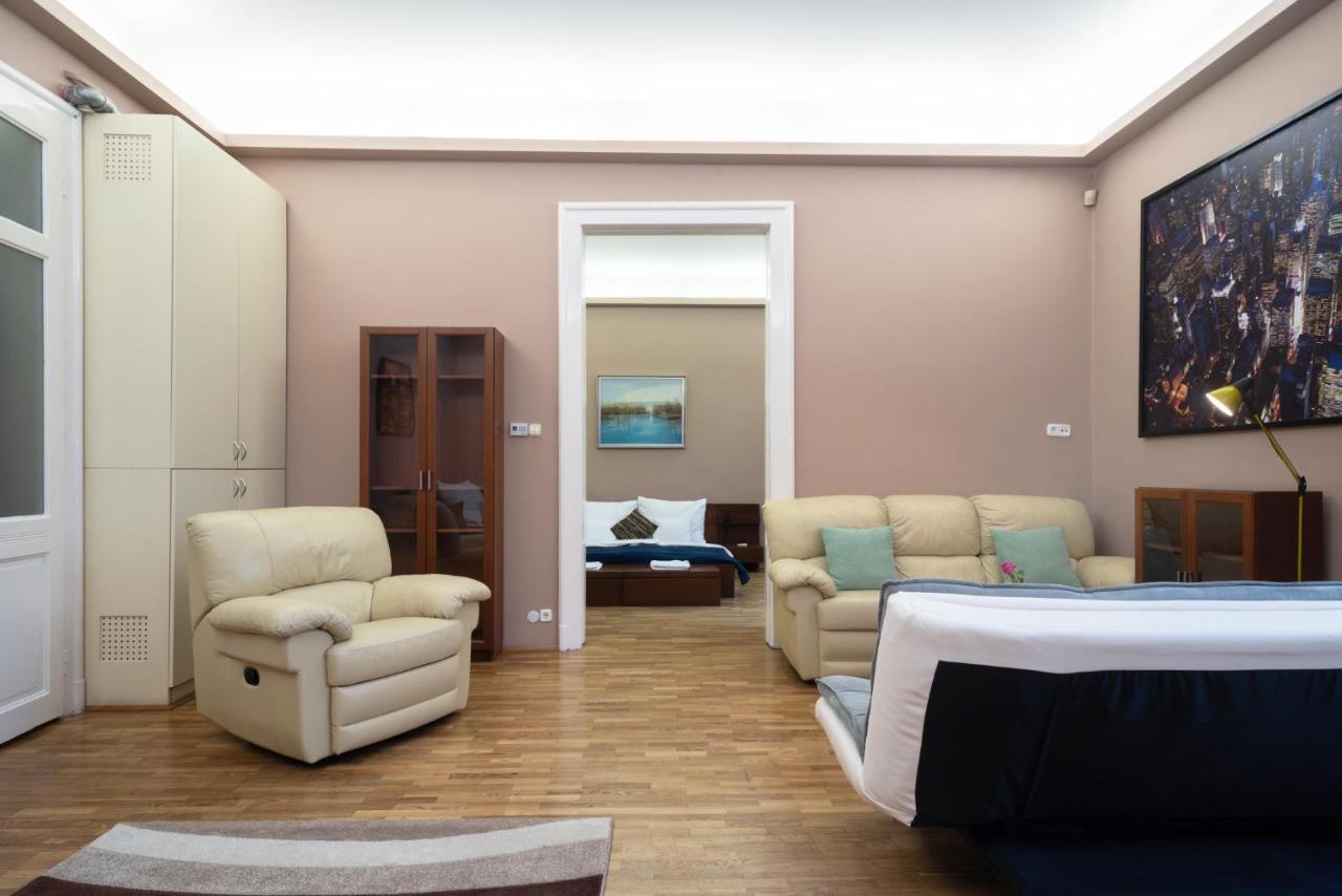 Kiraly Central Apartment With Free Parking And Ac 부다페스트 외부 사진