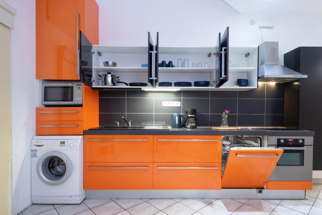 Kiraly Central Apartment With Free Parking And Ac 부다페스트 외부 사진
